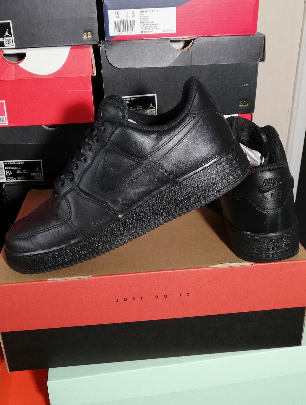 NIKE AIR FORCE 1 BLACKOUT MEN'S US SIZE 111 GOOD COND
